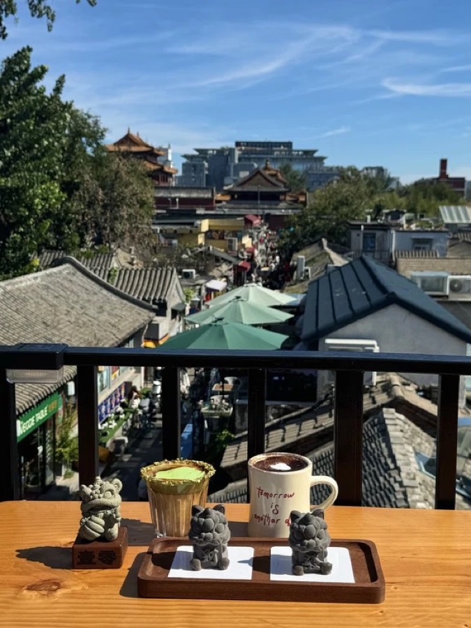Coffee and desserts on the Fuding Coffee terrace above Wudaoying